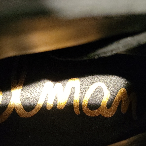 Sam Edelman NWOB black leather side zip booties size 7m - Picture 9 of 11